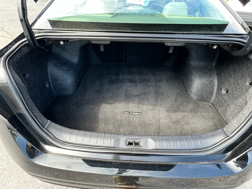 2025 Nissan Altima SV - Photo 18