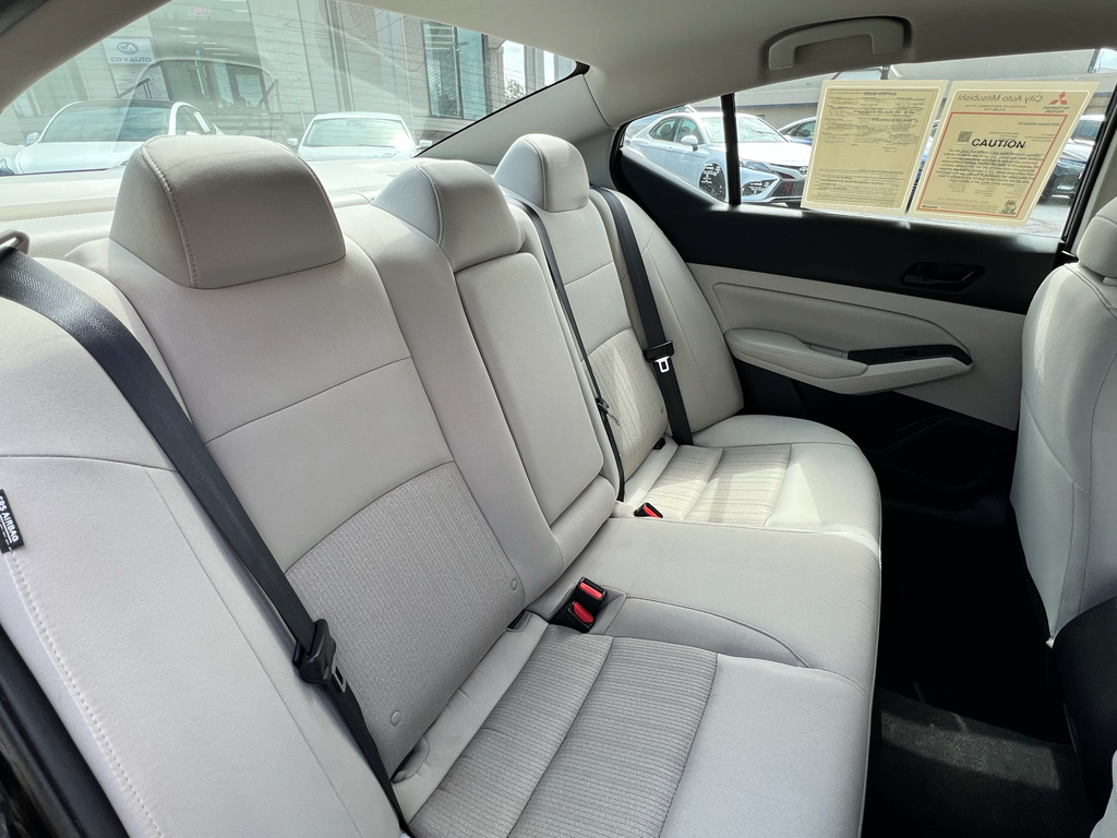2025 Nissan Altima SV - Photo 15