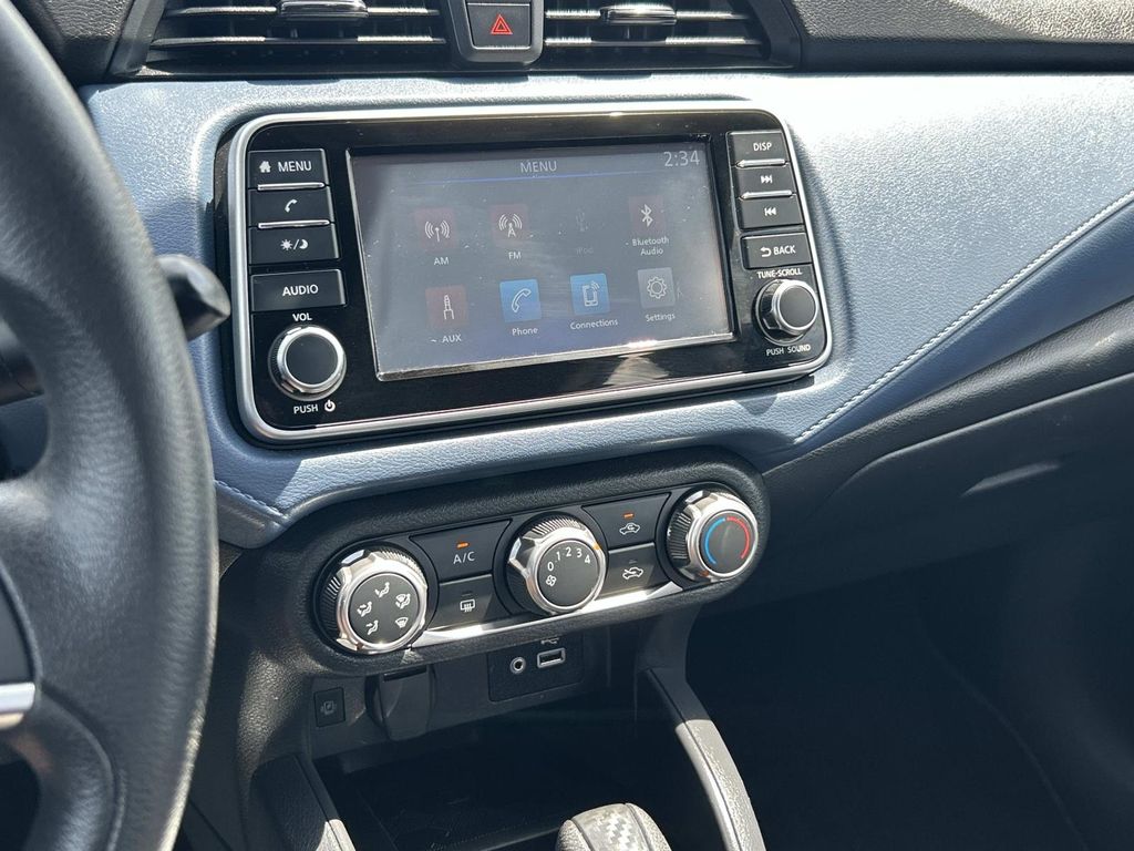 2025 Nissan Versa Sedan SV - Photo 21