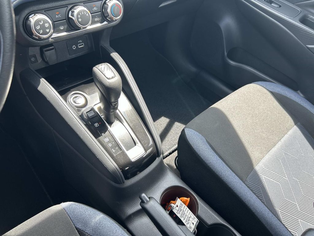 2025 Nissan Versa Sedan SV - Photo 23