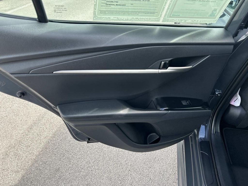 Vehicle photo 22