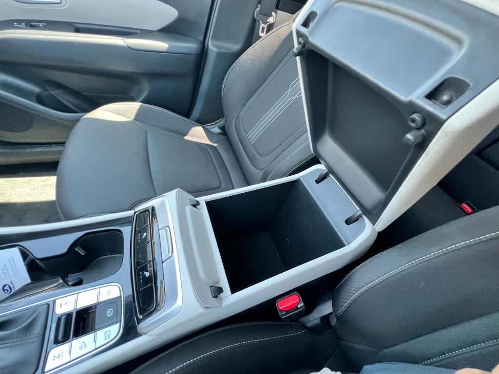 Vehicle photo 37