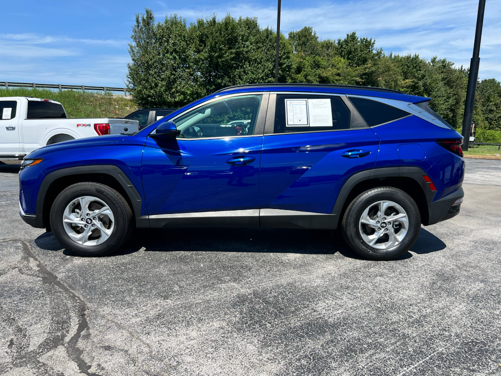 Vehicle photo 5