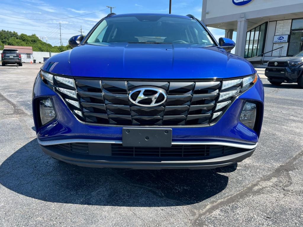 Vehicle photo 2