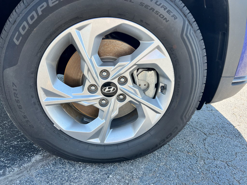 Vehicle photo 11