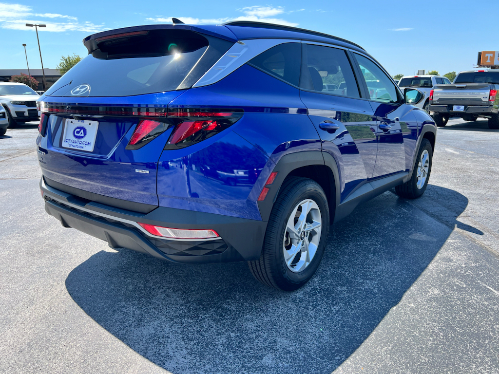 Vehicle photo 8