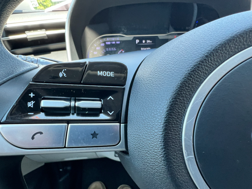 Vehicle photo 31