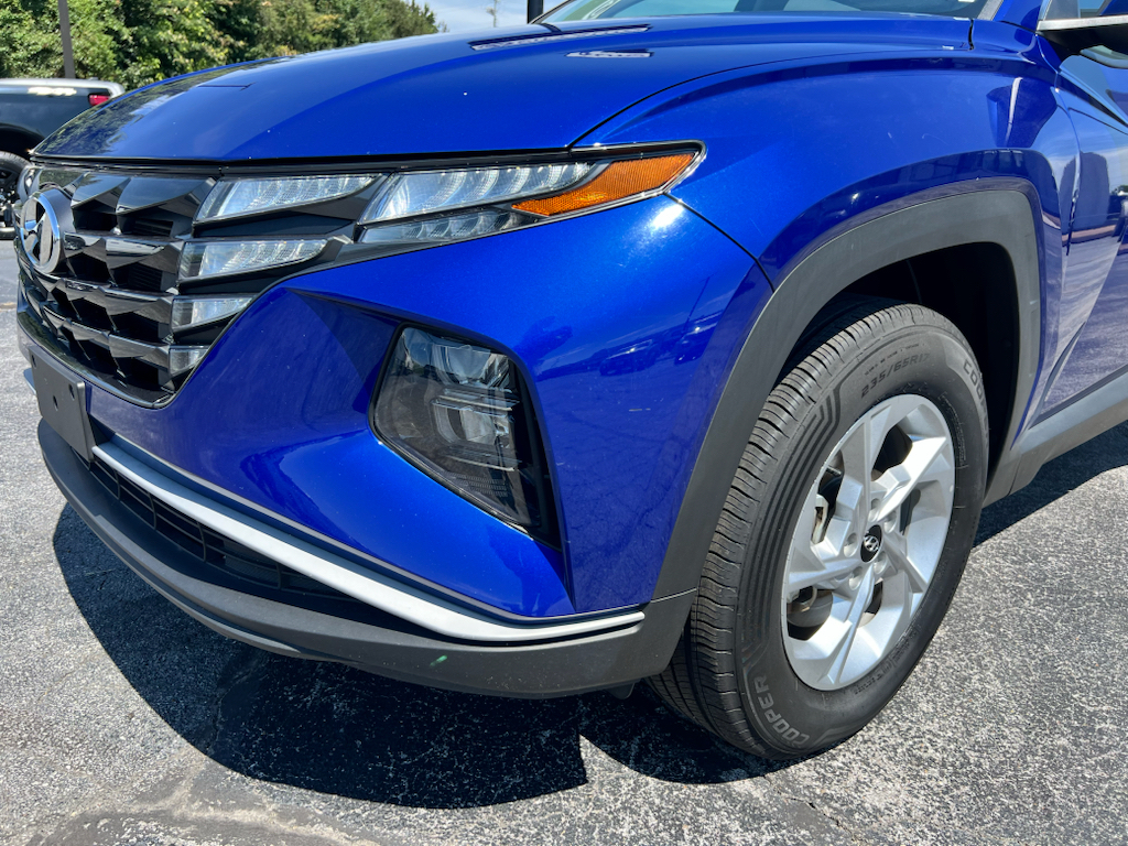 Vehicle photo 4