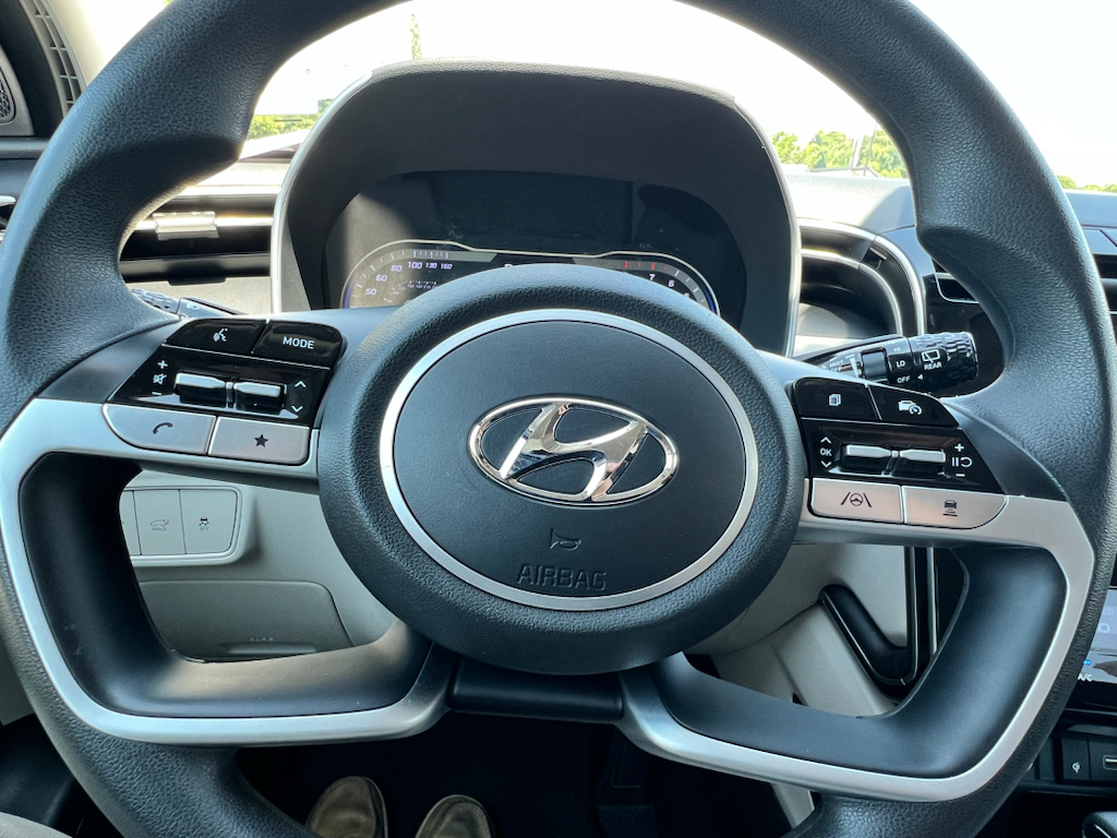 Vehicle photo 30