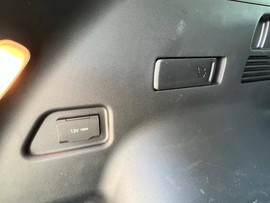 Vehicle photo 22