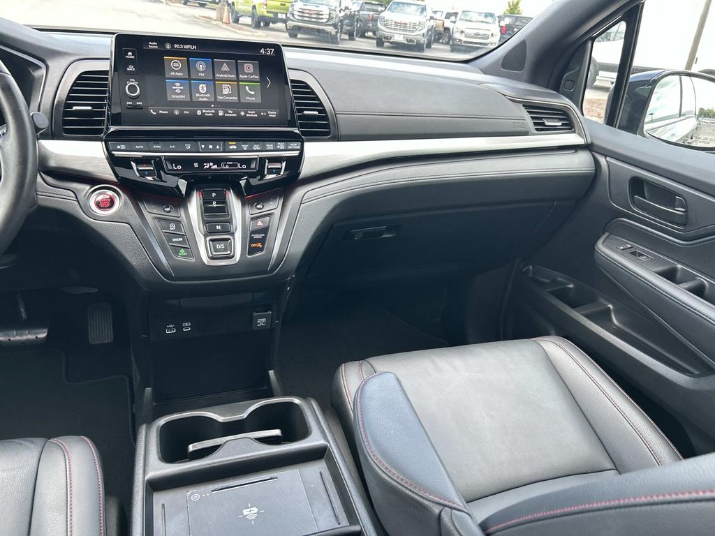 Used 2025 Honda Odyssey Van