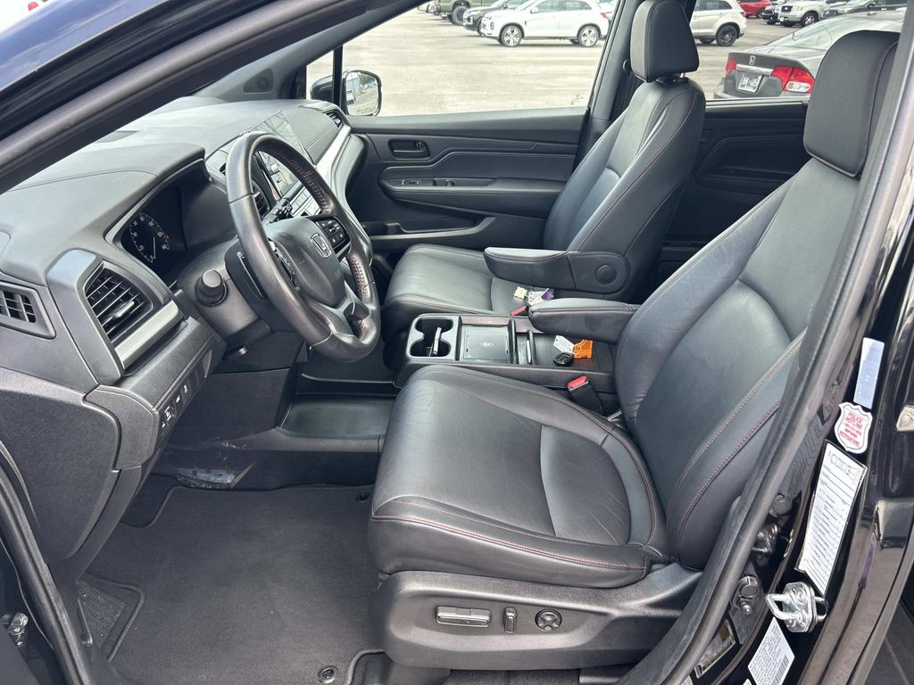 Used 2025 Honda Odyssey Van