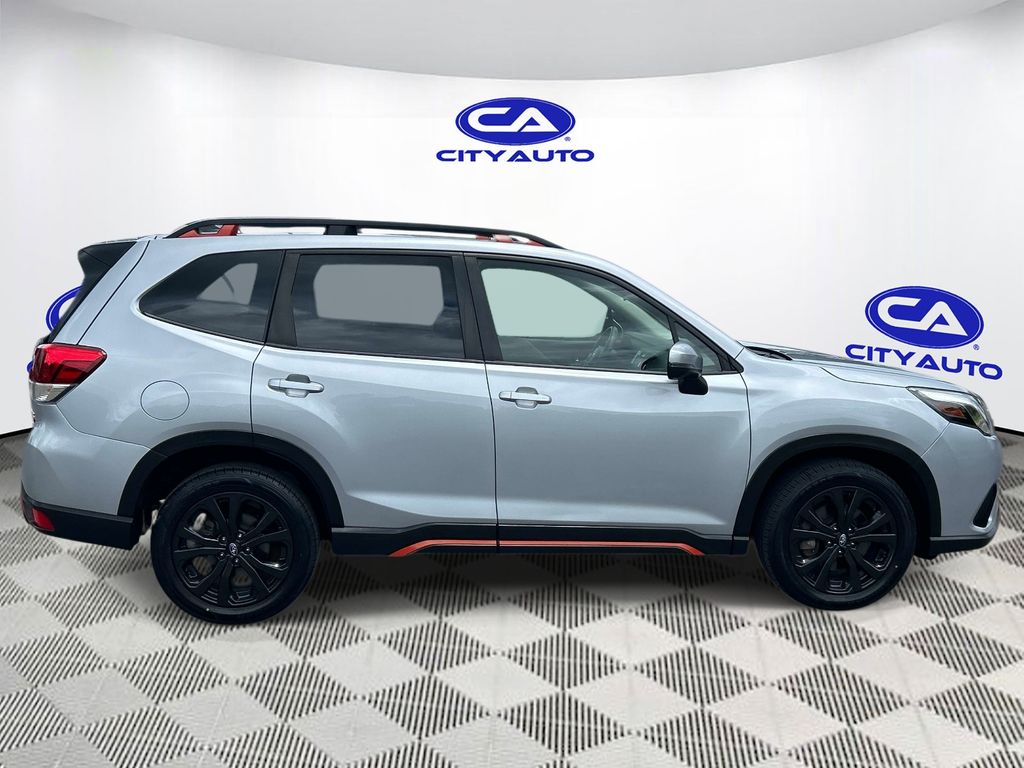 Vehicle photo 2