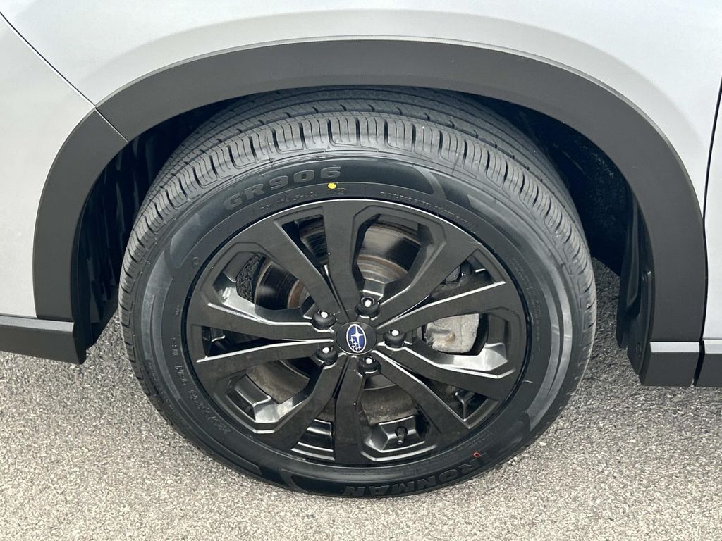 Vehicle photo 15