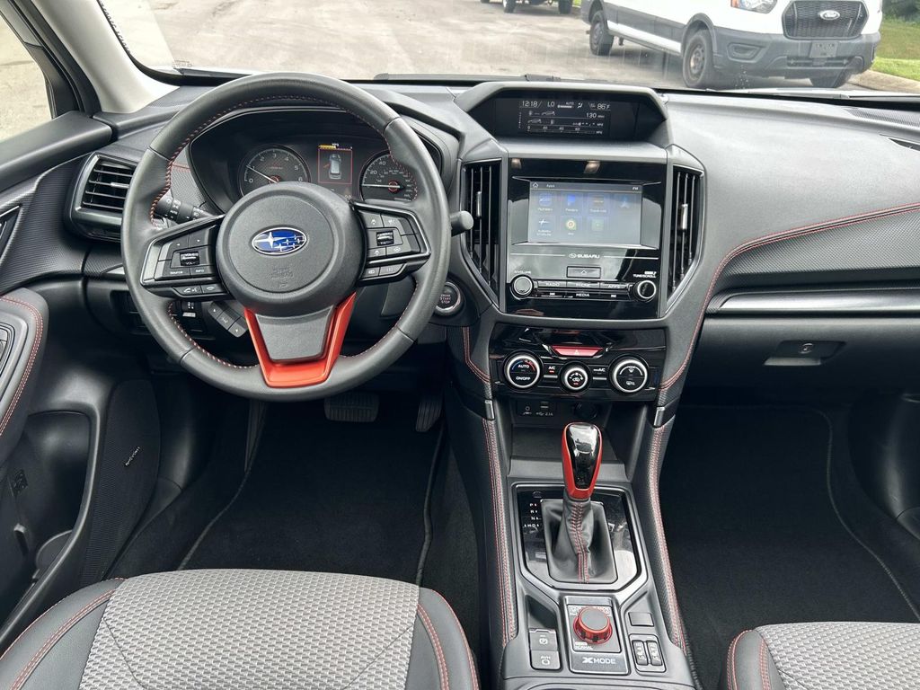 Vehicle photo 18