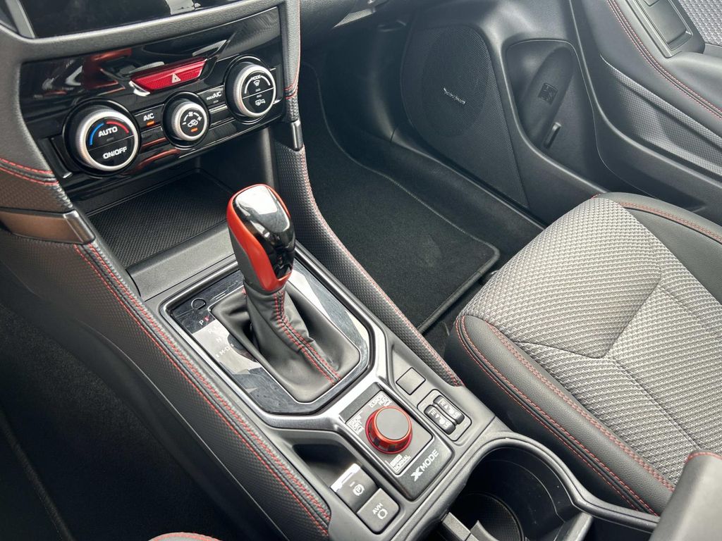 Vehicle photo 32