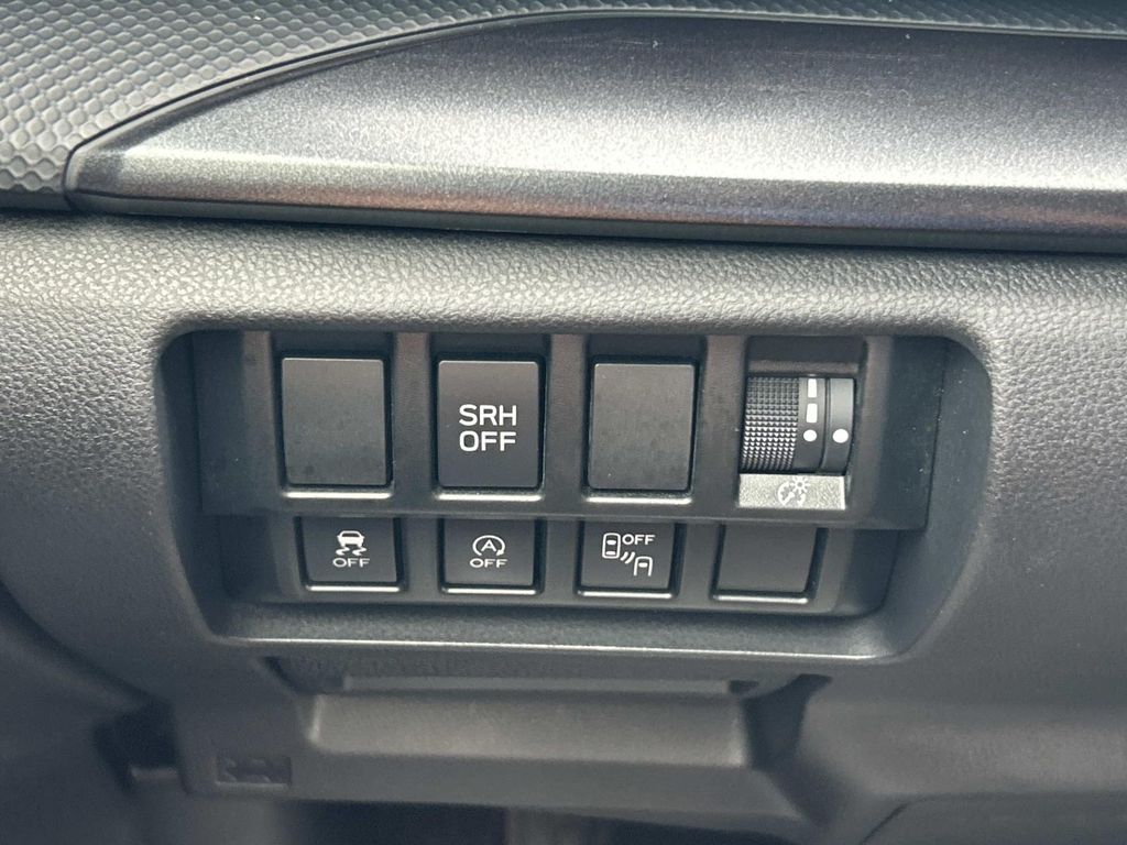 Vehicle photo 36