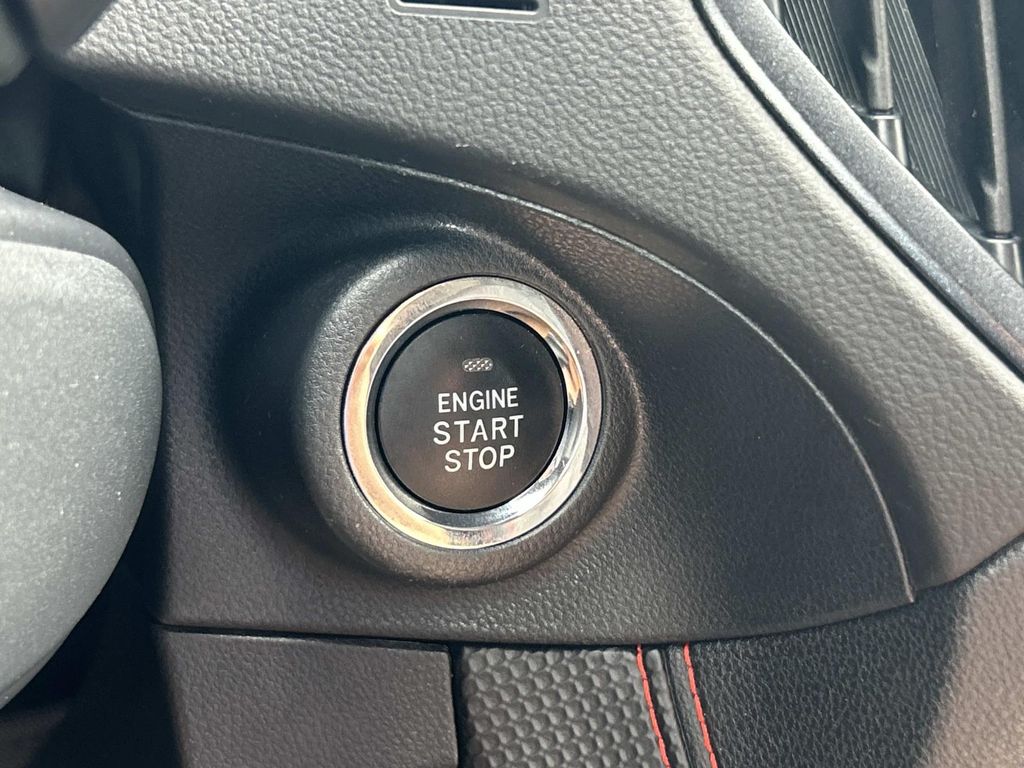 Vehicle photo 37