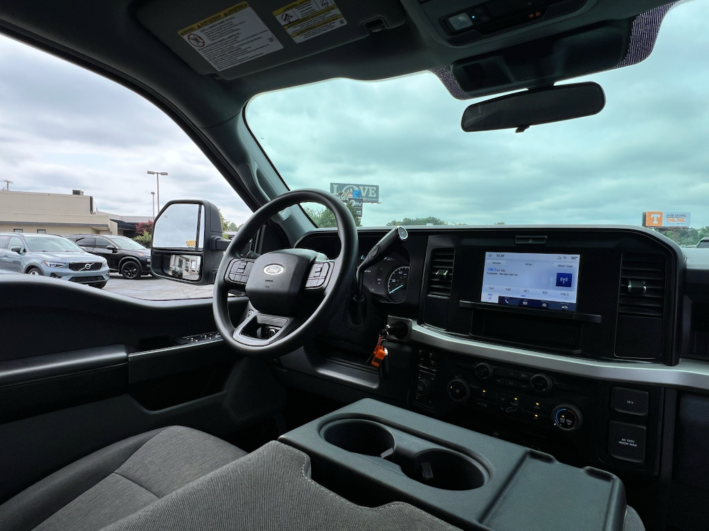 Vehicle photo 16