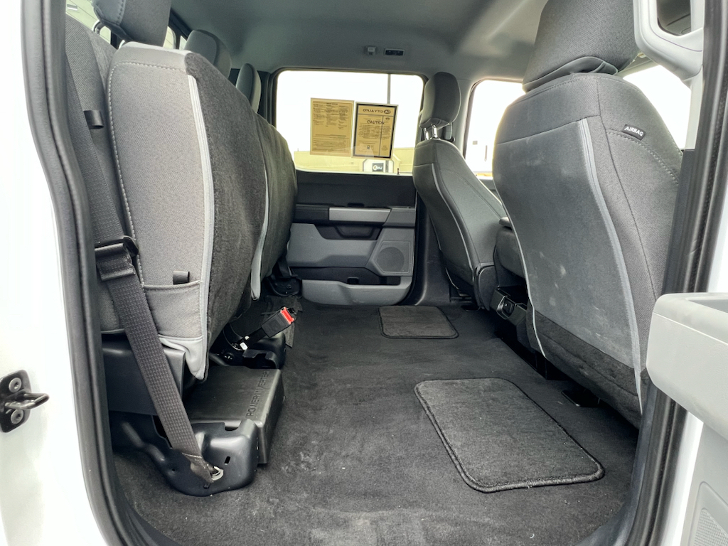 Vehicle photo 35