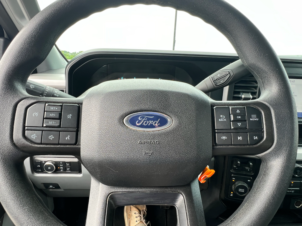 Vehicle photo 27