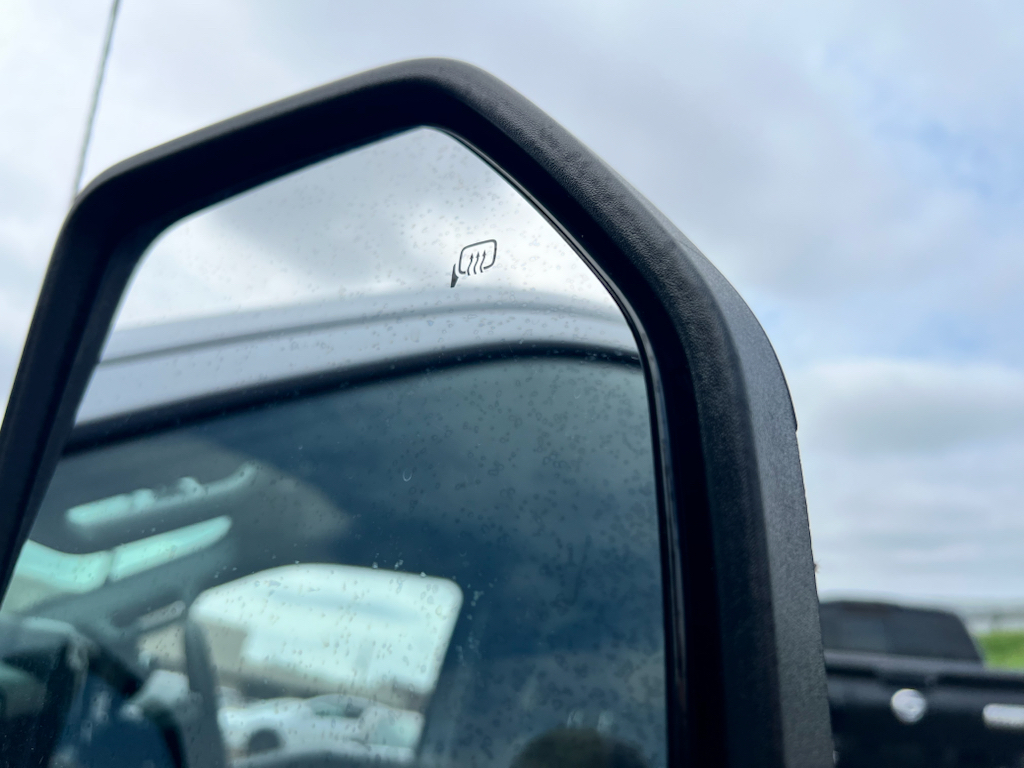 Vehicle photo 15
