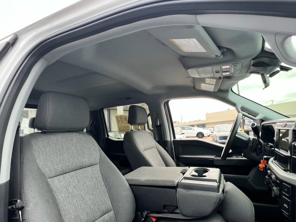 Vehicle photo 38