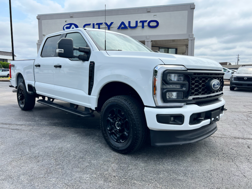 Vehicle photo 2