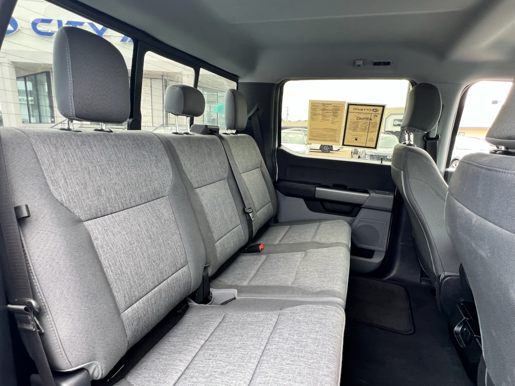 Vehicle photo 36