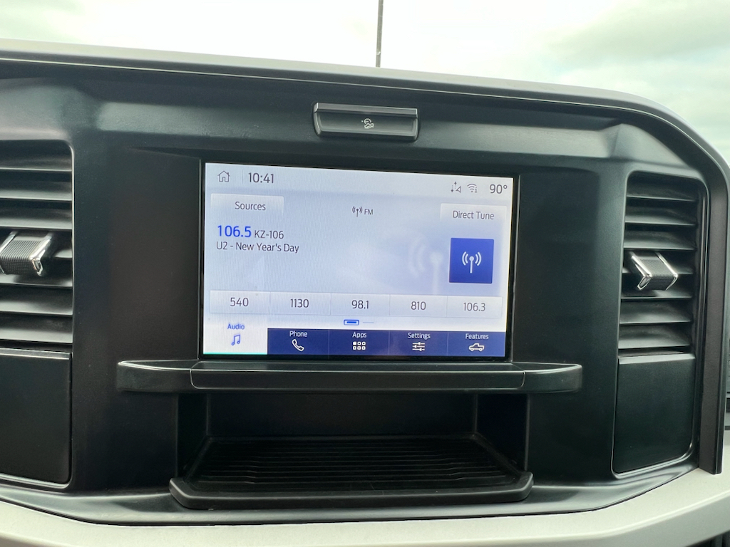 Vehicle photo 20