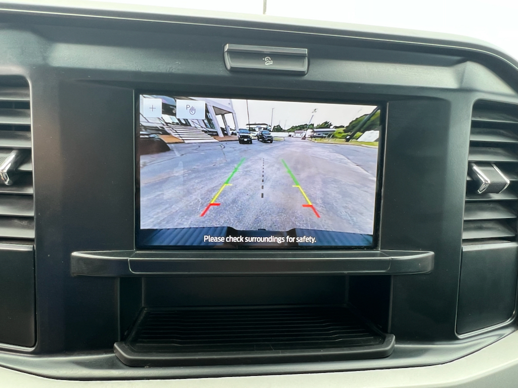 Vehicle photo 21