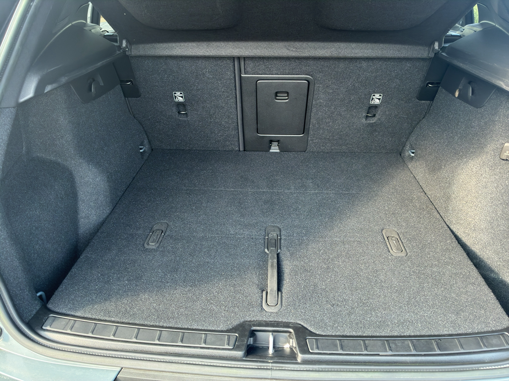 Used 2023 Volvo XC40 B4 SUV