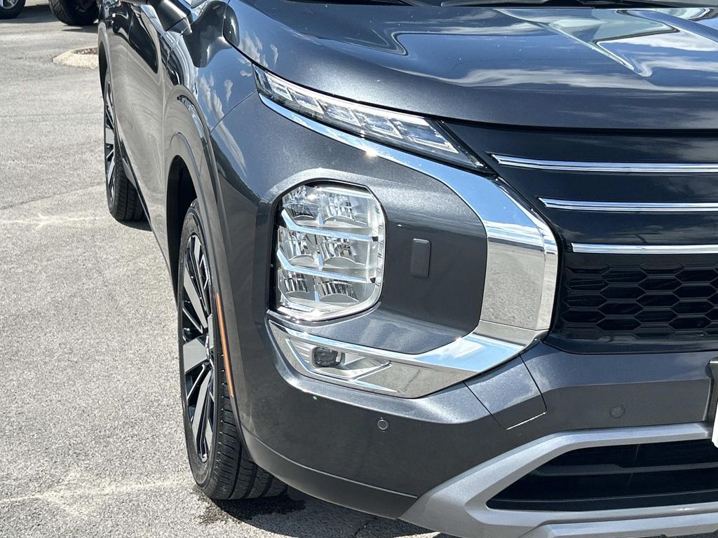 Used 2025 Mitsubishi Outlander SUV