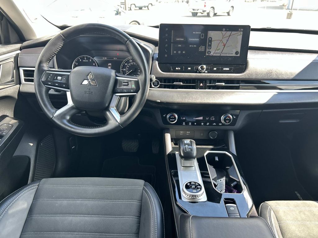 Used 2025 Mitsubishi Outlander SUV