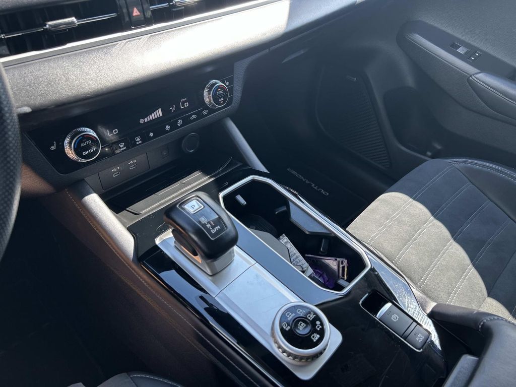 Used 2025 Mitsubishi Outlander SUV