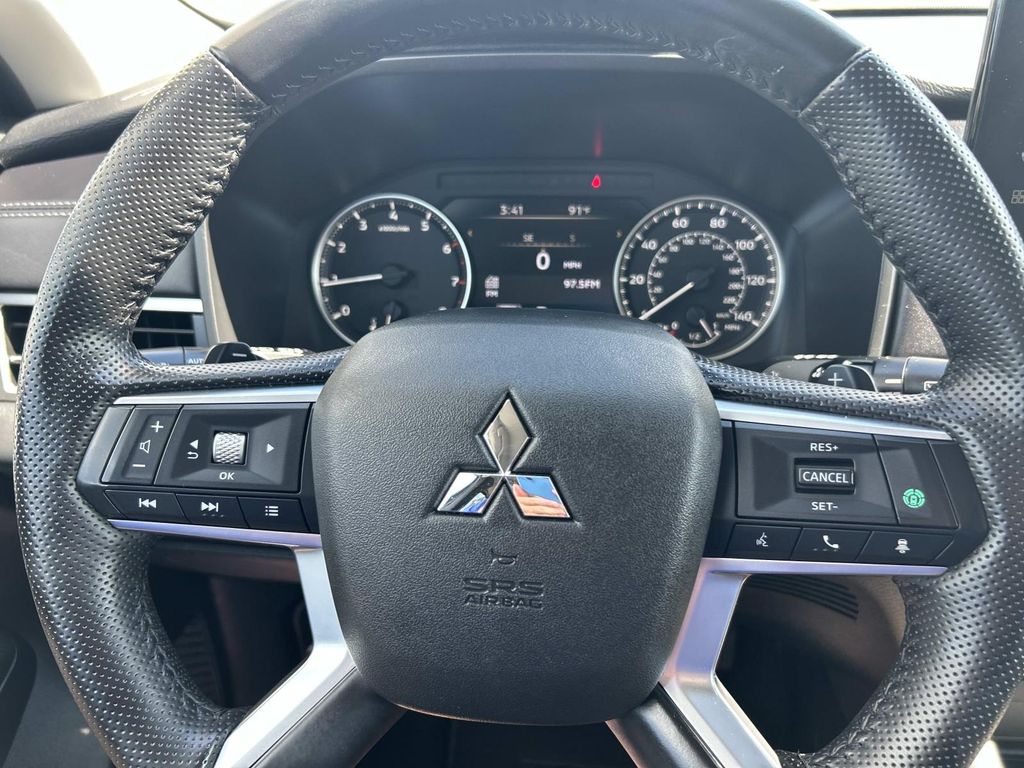 Used 2025 Mitsubishi Outlander SUV