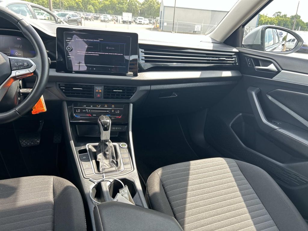 Used 2025 Volkswagen Jetta Sedan