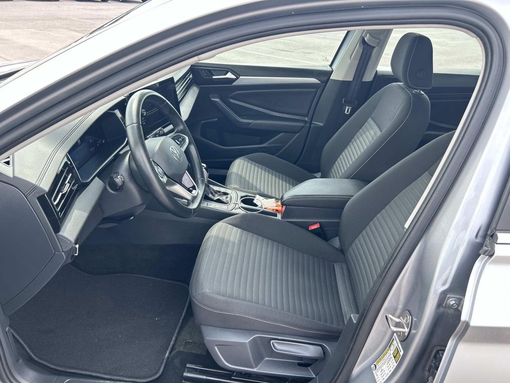 Used 2025 Volkswagen Jetta Sedan