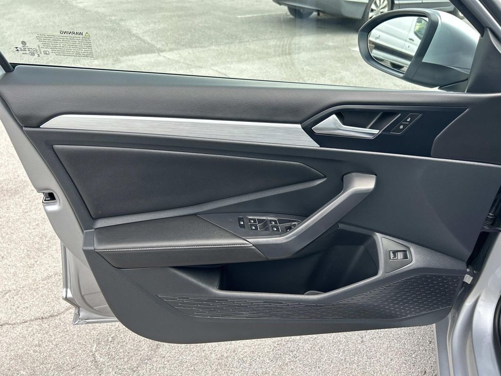 Used 2025 Volkswagen Jetta Sedan