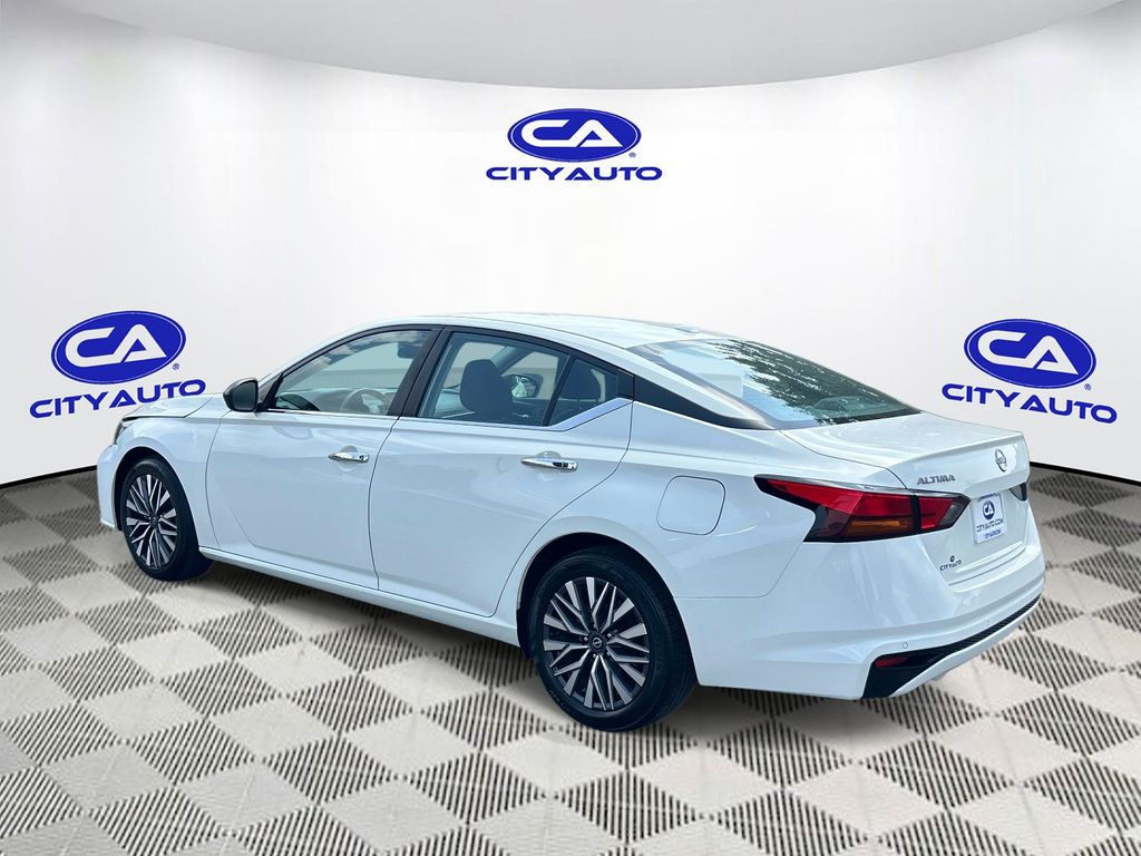 Used 2025 Nissan Altima Sedan