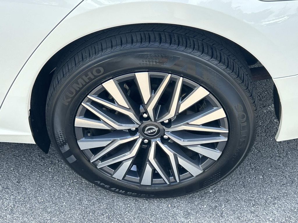 Used 2025 Nissan Altima Sedan