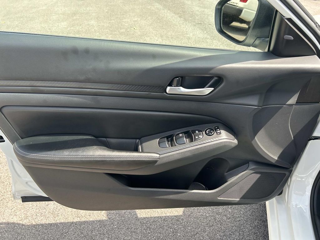 Used 2025 Nissan Altima Sedan