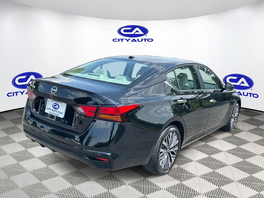Used 2025 Nissan Altima Sedan
