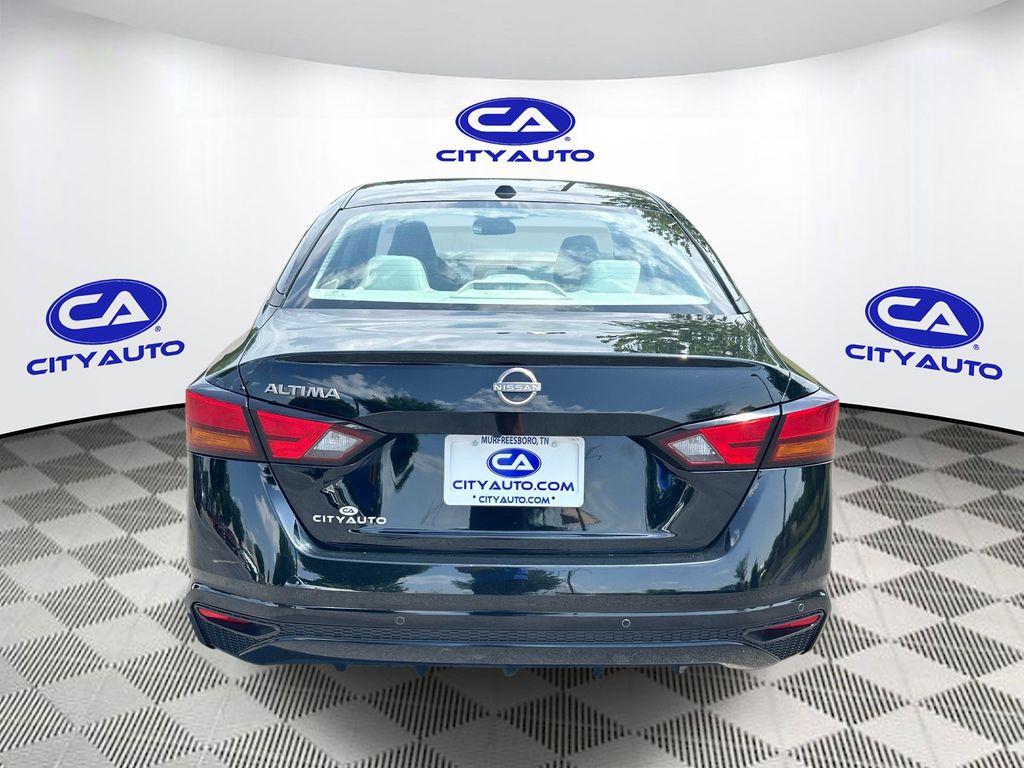 Used 2025 Nissan Altima Sedan