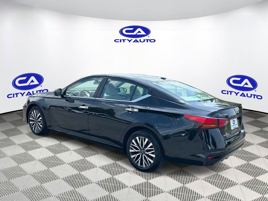 Used 2025 Nissan Altima Sedan