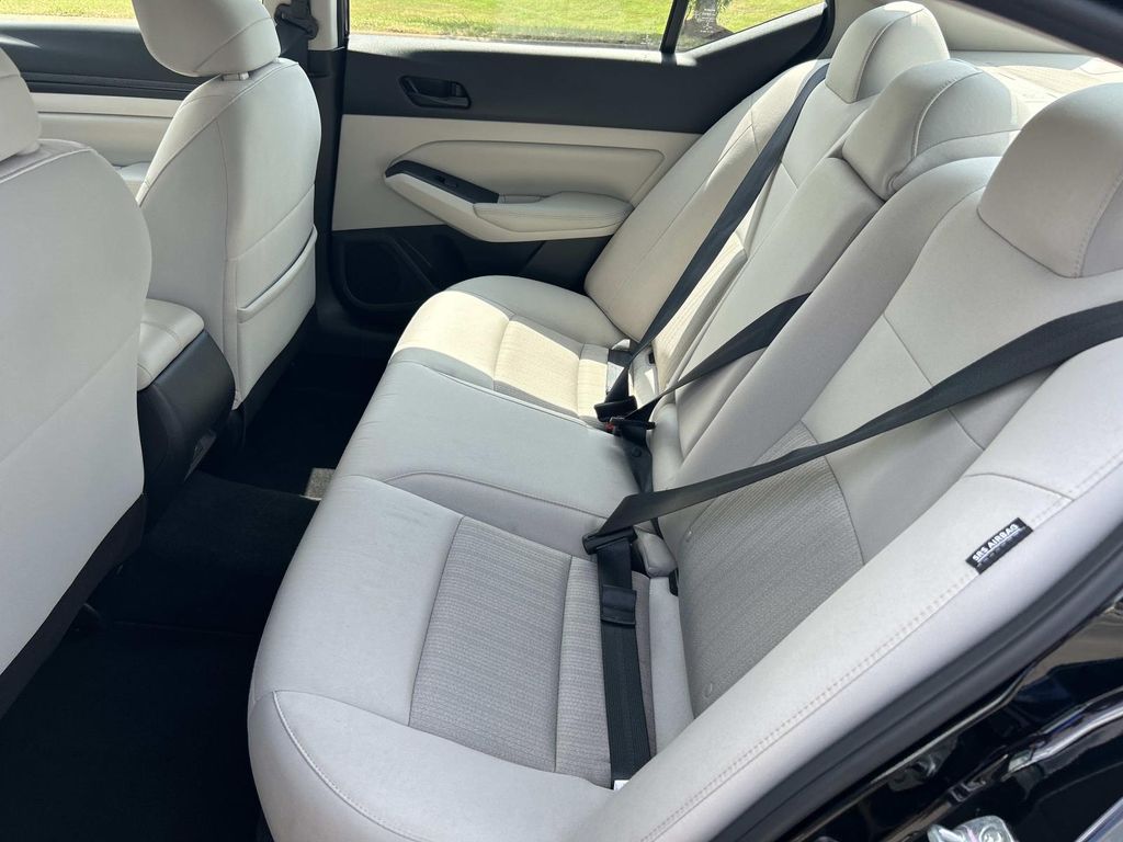 Used 2025 Nissan Altima Sedan