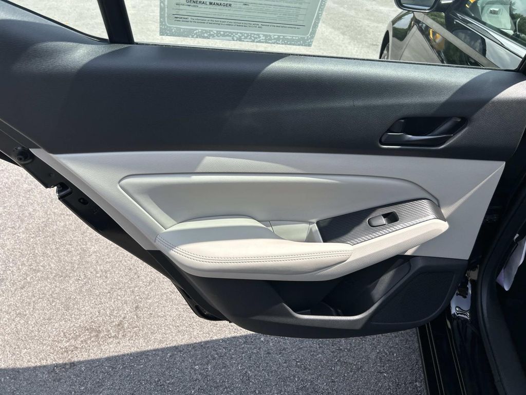 Used 2025 Nissan Altima Sedan