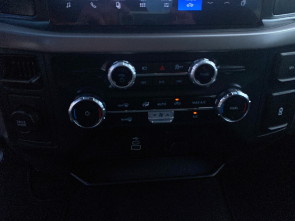 Vehicle photo 18
