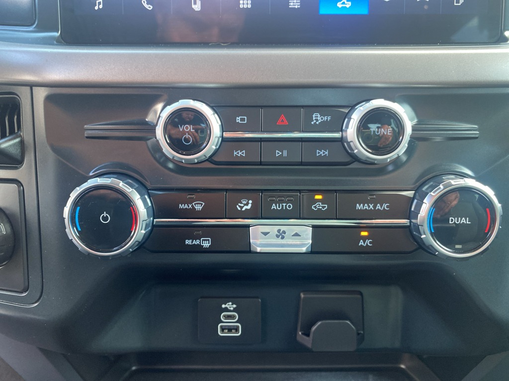 Vehicle photo 20