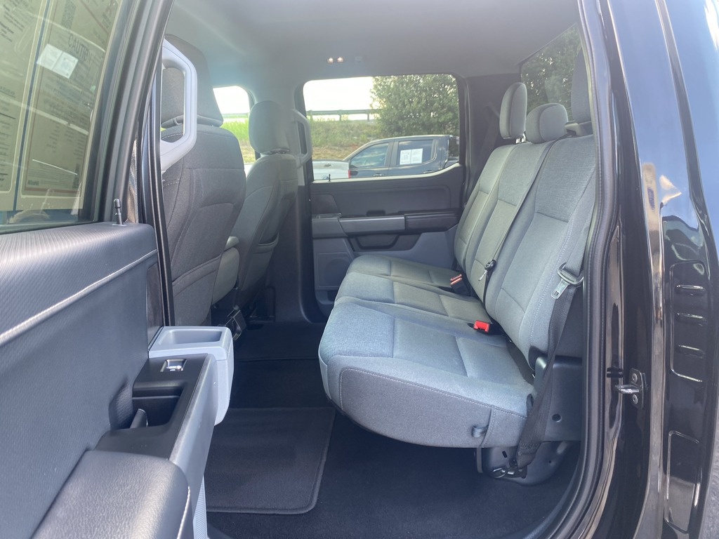 Vehicle photo 27